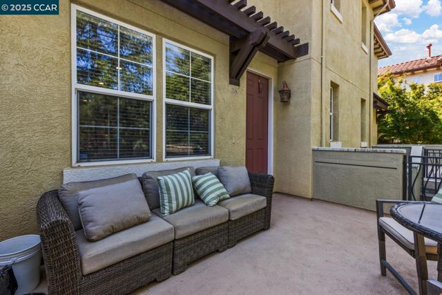 26 Warhol Way, Pleasant Hill CA: https://media.crmls.org/mediaz/01506905-d58d-4fc2-b922-ad8f98d8a2e6.jpg