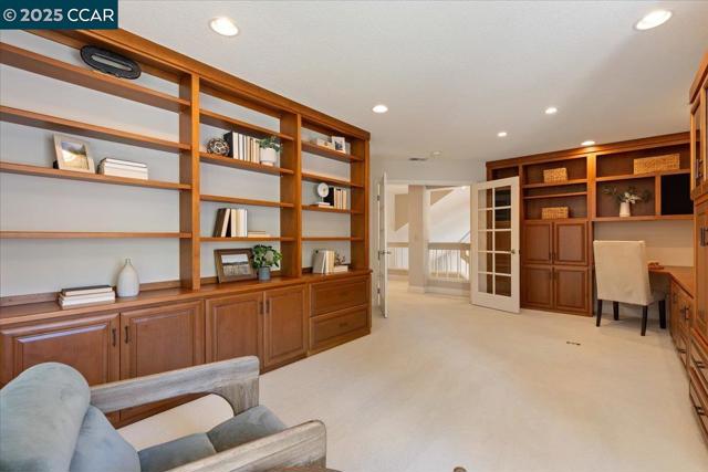 4101 Fox Creek Ct, Danville CA: https://media.crmls.org/mediaz/0150c444-f718-4b74-a785-907ad2b5d935.jpg