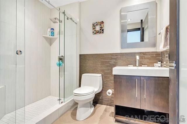 877 Island Ave, San Diego CA: https://media.crmls.org/mediaz/015107d5-9d05-4ef0-b548-003dc9e2bab0.jpg