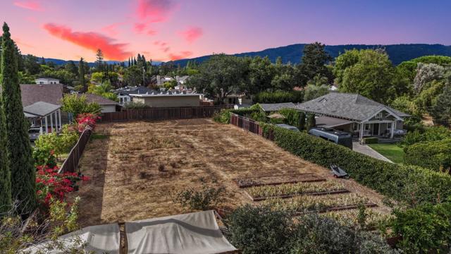 1170 Steinway Avenue, Campbell CA: https://media.crmls.org/mediaz/01510b8d-e571-4fdf-9bf4-6ae8e0f7db73.jpg
