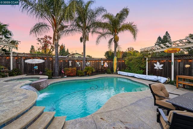 7519 Driftwood Way, Pleasanton CA: https://media.crmls.org/mediaz/01512c8c-ceee-4f32-9c14-8e54055d0a15.jpg