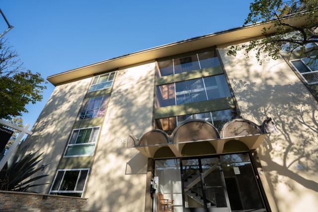1031 Crestview Drive, Mountain View CA: https://media.crmls.org/mediaz/0151e1a7-d4e2-4dd9-983f-01b6e1c39050.jpg