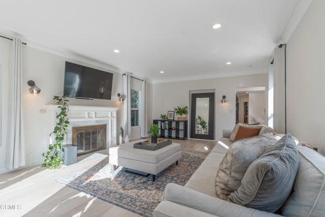 Detail Gallery Image 9 of 42 For 5200 Dahlia Dr, Los Angeles,  CA 90041 - 3 Beds | 3 Baths