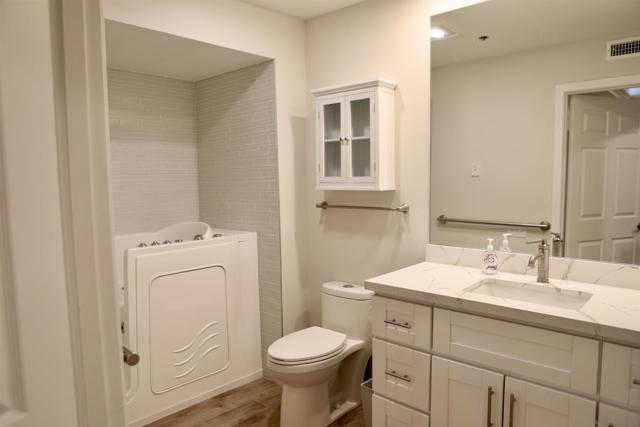 1682 Circa Del Lago, San Marcos CA: https://media.crmls.org/mediaz/0152a42e-458f-4204-a9b6-c18c2296ec8b.jpg