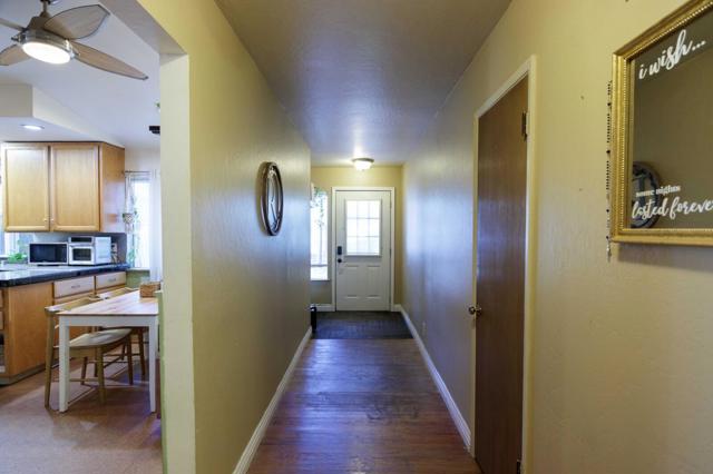 8421 Wayland Lane, Gilroy CA: https://media.crmls.org/mediaz/0152be6c-ec57-4d58-9348-cd30b673d517.jpg
