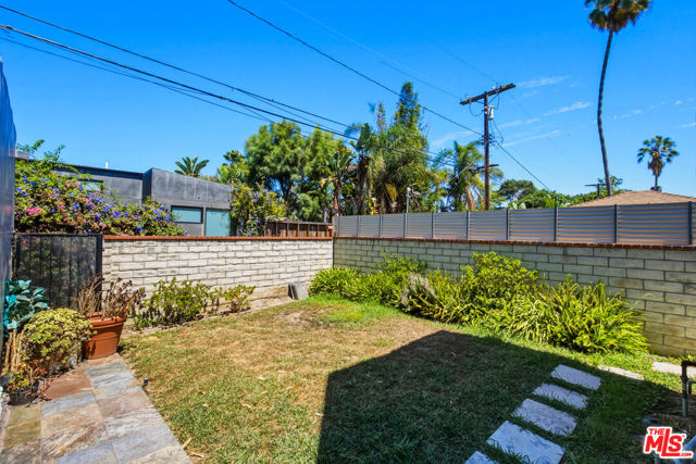 869 Warren Avenue photo 33
