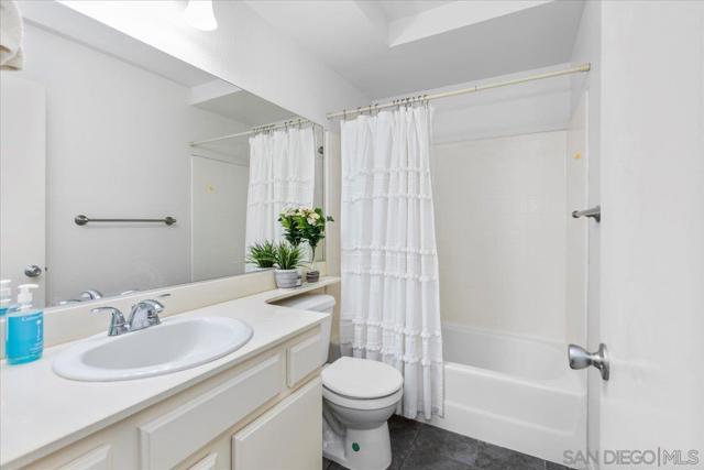 4145 Porte De Merano, San Diego CA: https://media.crmls.org/mediaz/01543231-9605-4df3-af44-bad55fe40c8b.jpg