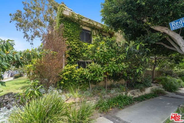 8630 Falmouth Avenue, Playa del Rey CA: https://media.crmls.org/mediaz/0154364b-3472-42d5-9f19-5331eecf9f01.jpg