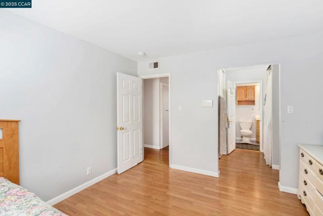 1216 Sherlock Way, Concord CA: https://media.crmls.org/mediaz/01545371-cb12-4ab0-8d00-d8f6d4ea6a21.jpg