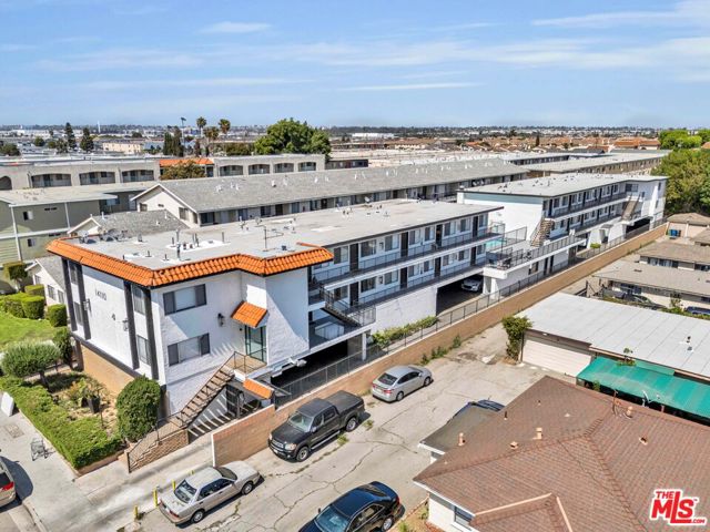 14110 Yukon Avenue, Hawthorne CA: https://media.crmls.org/mediaz/0154bee7-efed-4723-934b-84583d0ee442.jpg