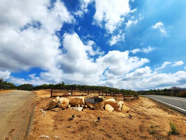 25260 E Old Julian Hwy, Ramona CA: https://media.crmls.org/mediaz/0154f409-e1a1-4c8f-90d2-a430eef0c688.jpg