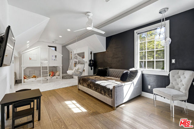 3801 Prado Del Trigo, Calabasas CA: https://media.crmls.org/mediaz/01551eee-7ae2-4a16-9a9c-eb2f535915d1.jpg