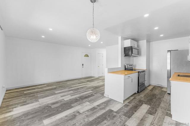 1641 Pentecost Way, San Diego CA: https://media.crmls.org/mediaz/01558266-a851-4f33-a6e1-4c2e125b3014.jpg