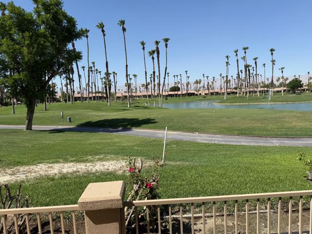 76216 Poppy Lane, Palm Desert CA: https://media.crmls.org/mediaz/01559cc0-4d90-4fb8-b37d-af84f7572e4b.jpg