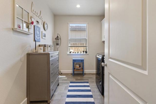 471 Segovia Drive, Hollister CA: https://media.crmls.org/mediaz/0155a4c4-a740-4660-ad49-9e6fa73a50fa.jpg