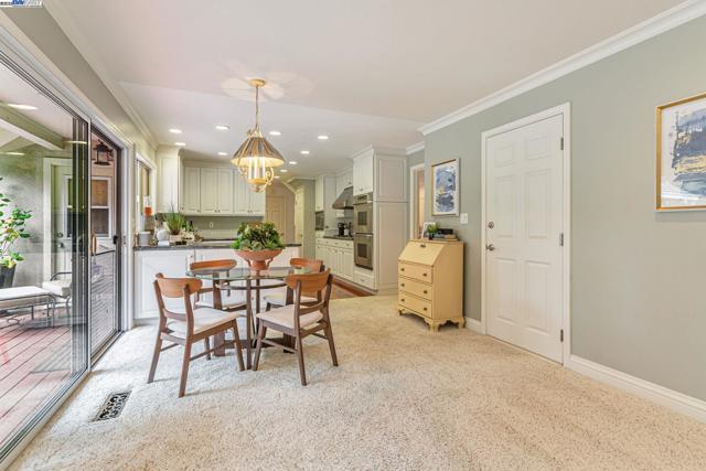 736 Tunbridge Rd, Danville CA: https://media.crmls.org/mediaz/0155b768-7d89-4279-acb4-d0e0a4e42a23.jpg