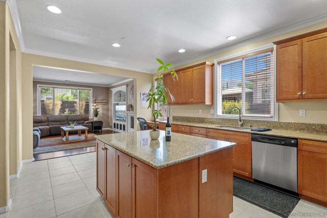 2954 Rangpur Court, Escondido CA: https://media.crmls.org/mediaz/0155c1b2-589f-4408-a5f2-befeaec74270.jpg
