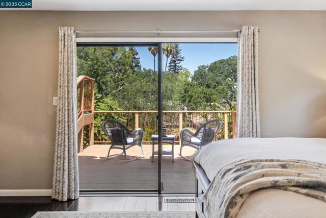 700 Golf Club Way, Pleasant Hill CA: https://media.crmls.org/mediaz/01562555-71b7-48aa-bb78-b4632beb5d37.jpg