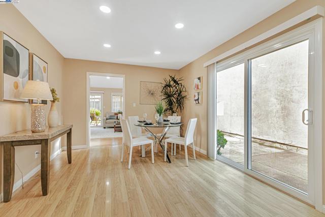 34915 Skylark Dr, Union City CA: https://media.crmls.org/mediaz/0156cc82-e54c-4ba0-a5cd-4b24836df576.jpg