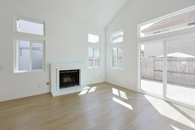 Detail Gallery Image 8 of 41 For 249 Blackbird Way, Oceanside,  CA 92057 - 3 Beds | 3 Baths