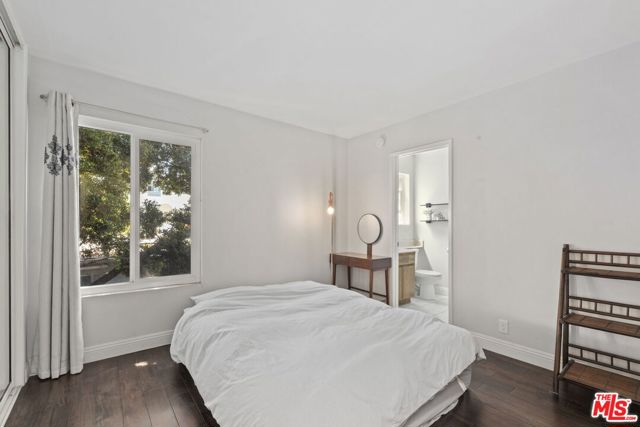 1541 Stoner Avenue, Los Angeles CA: https://media.crmls.org/mediaz/0157cd72-5185-4c88-b74a-758ccd23b5bb.jpg