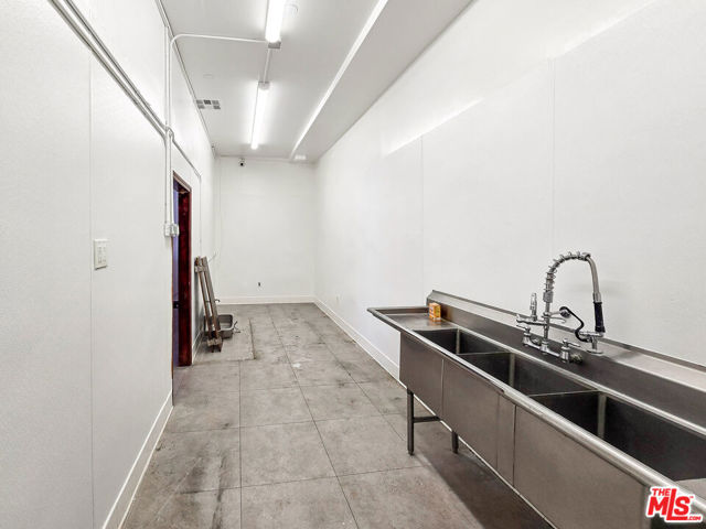  Commercial for Sale in Los Angeles, California