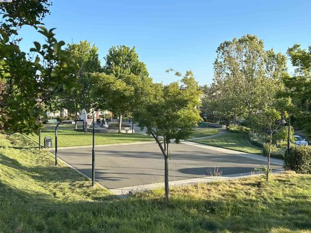 1279 Eucalyptus Dr, Vallejo CA: https://media.crmls.org/mediaz/015810dc-8d4a-41c7-9ec0-3f68d6c34e27.jpg