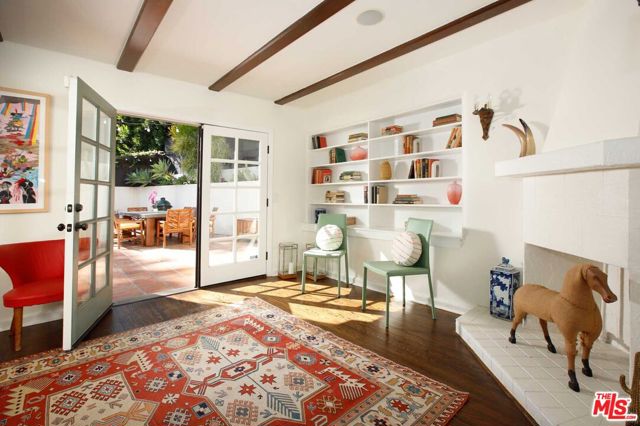 6749 Whitley Terrace, Los Angeles CA: https://media.crmls.org/mediaz/0158206c-7583-4f68-9633-5e356ff04609.jpg
