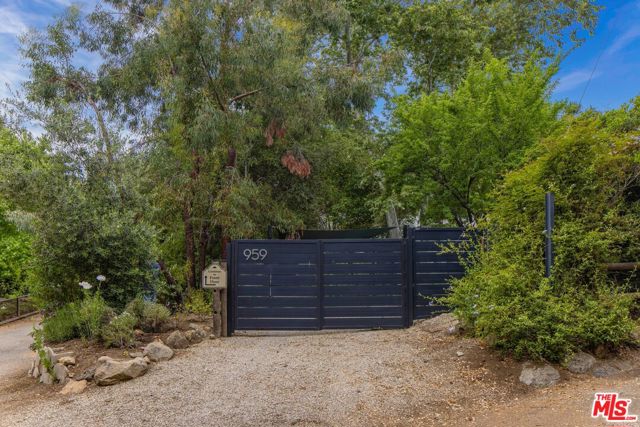 Drew Fenton | 959 Crater Oak Drive Calabasas CA | MLS: 7287258