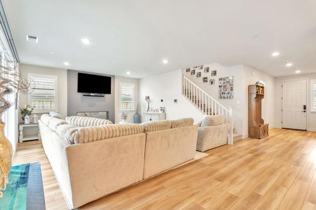 172 Vienna Way, Hollister CA: https://media.crmls.org/mediaz/01586e85-6eec-41eb-ab82-9b183ef5bca1.jpg