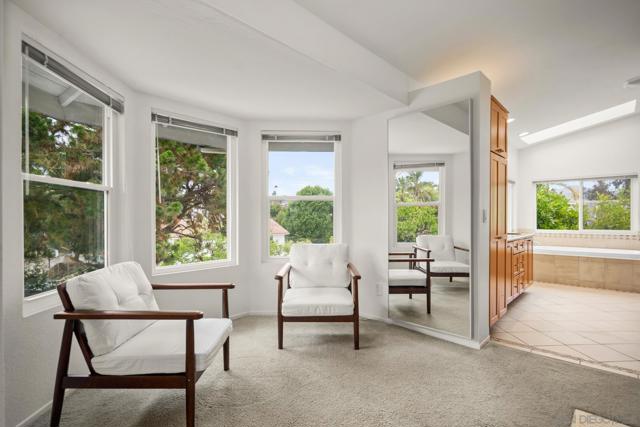 13358 Twin Circle Ct, Poway CA: https://media.crmls.org/mediaz/0159e353-a19a-4379-98ab-74a2a06c49e1.jpg