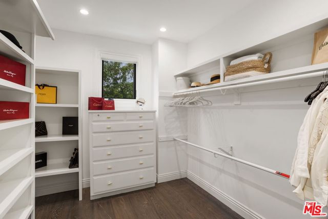 15515 Collina Strada, Los Angeles CA: https://media.crmls.org/mediaz/015a01e4-5a2b-43dd-a153-49dc66e4a06a.jpg