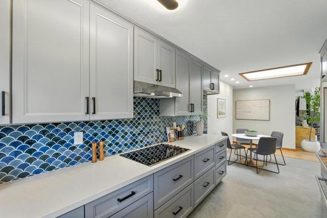430 Marine Boulevard, Moss Beach CA: https://media.crmls.org/mediaz/015a03b8-b43f-43e2-b085-86cb38f099d2.jpg