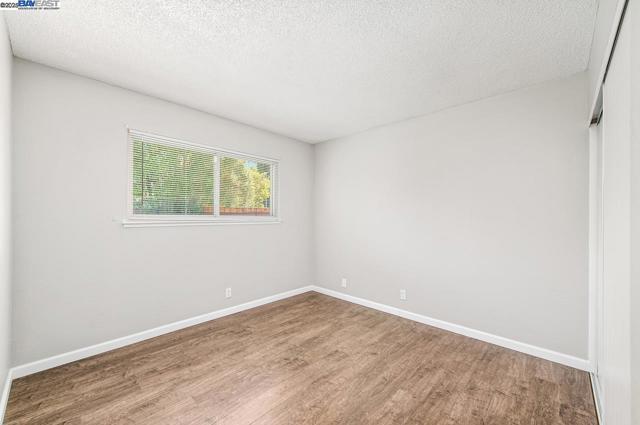 1059 Lakehurst Rd, Livermore CA: https://media.crmls.org/mediaz/015a1d5e-29e5-4d88-aefe-d30dec5c2f62.jpg