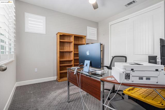 525 Stone Mountain Dr, Oakley CA: https://media.crmls.org/mediaz/015a45f8-9ee3-4674-ab2a-e26e5e4da9b8.jpg