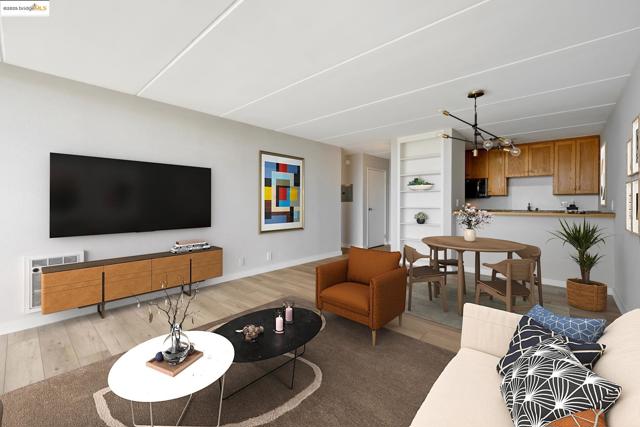 1 Kelton Ct, Oakland CA: https://media.crmls.org/mediaz/015a6982-fb99-4c7a-b89d-9e8224aa1f09.jpg