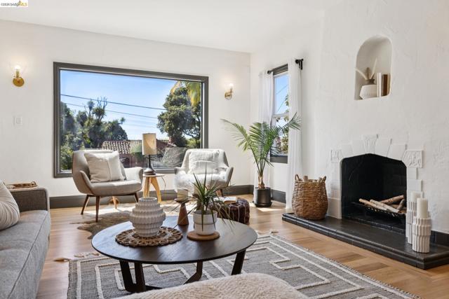 1509 Francis St, Albany CA: https://media.crmls.org/mediaz/015b9e93-b5e3-49b7-a945-26dd2ec5fc68.jpg