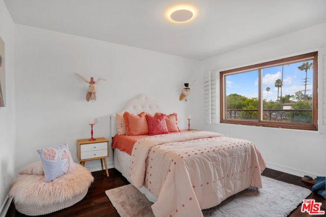 10615 Esther Avenue, Los Angeles CA: https://media.crmls.org/mediaz/015bd2f9-9822-4eab-bc95-8b16214a1556.jpg