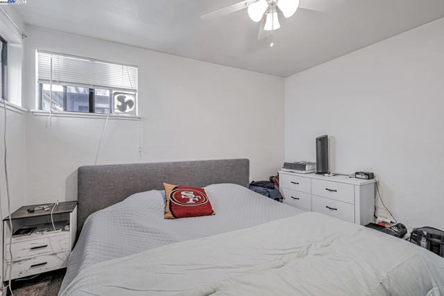 4655 Augustine St, Pleasanton CA: https://media.crmls.org/mediaz/015c481b-9d88-4277-8ba2-1e361640a74a.jpg