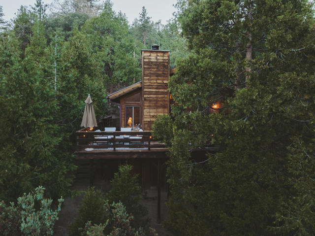 24561 Lakeview Drive, Idyllwild CA: https://media.crmls.org/mediaz/015cb9d2-7689-4934-867d-d41f9c0f890c.jpg