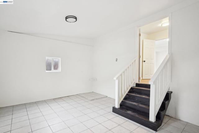 1130 61St Ave, Oakland CA: https://media.crmls.org/mediaz/015cd0c1-a6d0-4a69-b321-8115d1188e34.jpg
