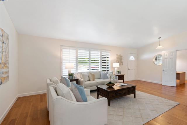 1163 Lomitas Ave, Livermore CA: https://media.crmls.org/mediaz/015d8345-1323-4591-a41d-b8b9b98c90b0.jpg