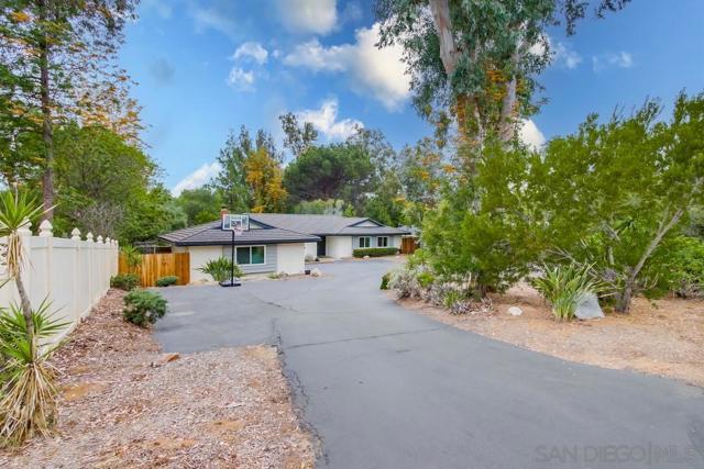 16820 Orchard Bend Rd, Poway CA: https://media.crmls.org/mediaz/015dcaae-085b-477d-8b26-d29ee294a655.jpg