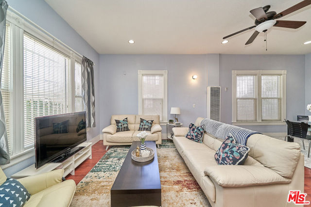 1224 Dewey Avenue, Los Angeles CA: https://media.crmls.org/mediaz/015e398c-83d2-48a7-bd01-4caefdf20f78.jpg