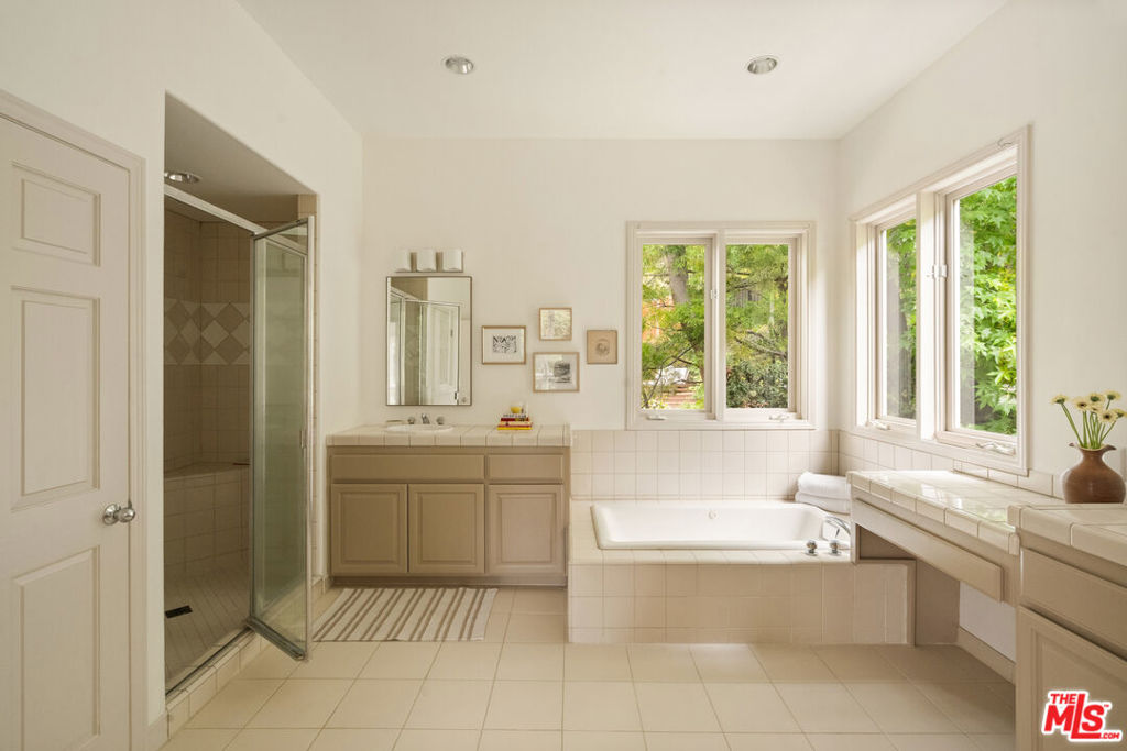 MLS #26875967 image #17