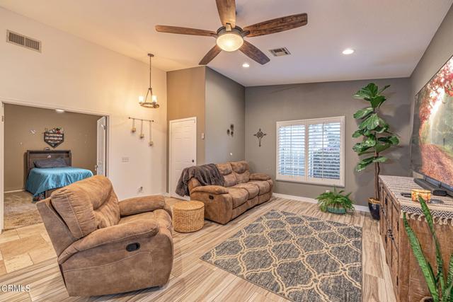 Detail Gallery Image 11 of 64 For 4625 Cinnabar Ave, Palmdale,  CA 93551 - 4 Beds | 2 Baths