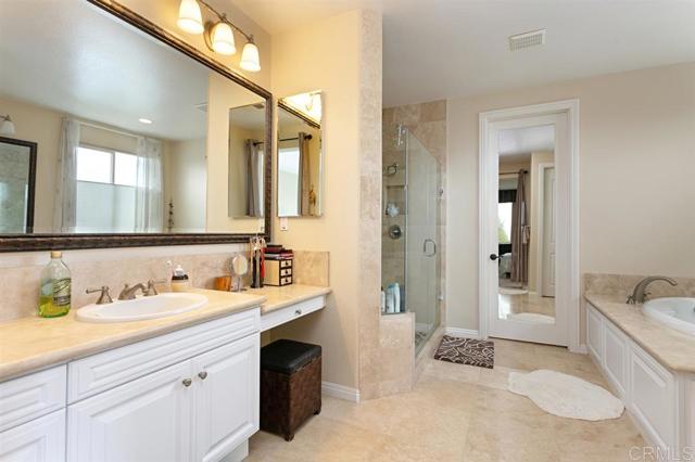 Detail Gallery Image 13 of 21 For 7047 Rose Dr, Carlsbad,  CA 92011 - 4 Beds | 4/1 Baths