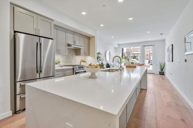400 El Camino Real, Belmont CA: https://media.crmls.org/mediaz/015fd561-4972-4819-a16f-3b63eb5f9534.jpg