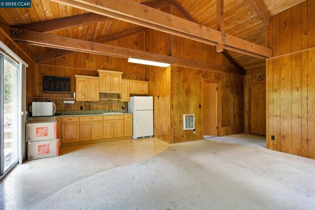 3363 Mcgraw Ln, Lafayette CA: https://media.crmls.org/mediaz/01601691-b7a1-4a66-a3c6-aa07cc9e14aa.jpg