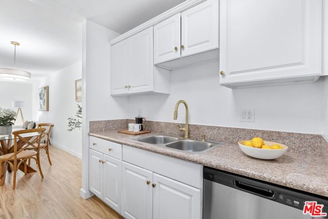 20134 Leadwell Street, Winnetka CA: https://media.crmls.org/mediaz/0160703a-7d14-4f44-aadd-f1b7108c2b41.jpg